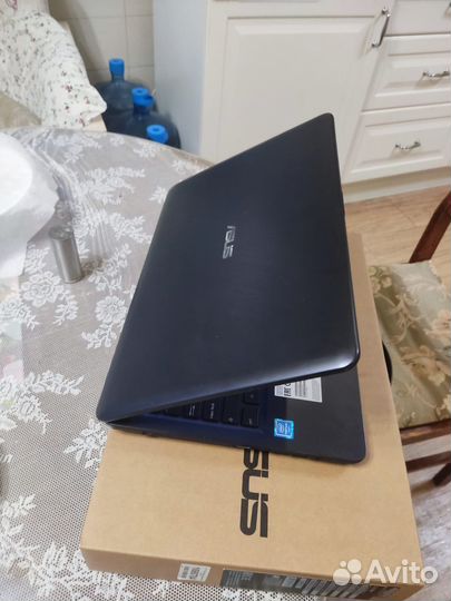 Ноутбук asus мощный, яркий, как новый: ssd nvme