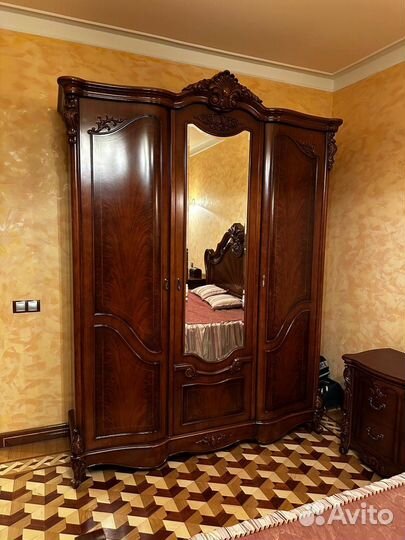 Спальный гарнитур