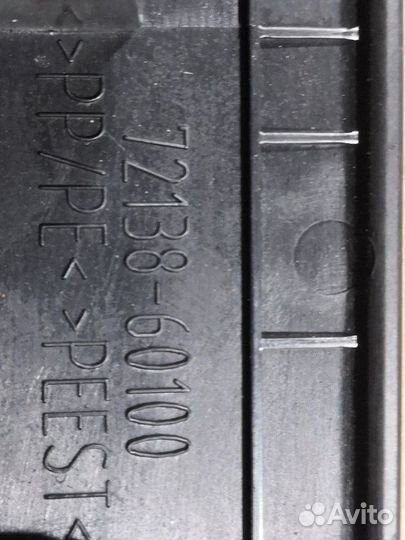 Пластик салона задний левый Toyota Land Cruiser