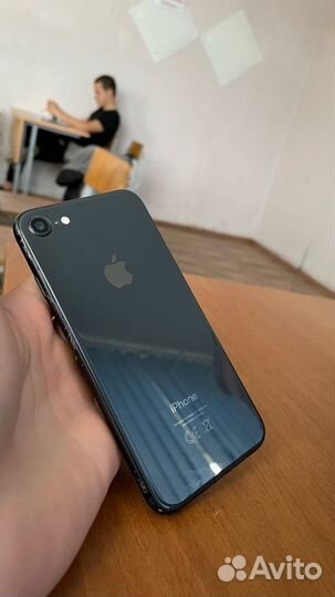 iPhone 8, 64 ГБ