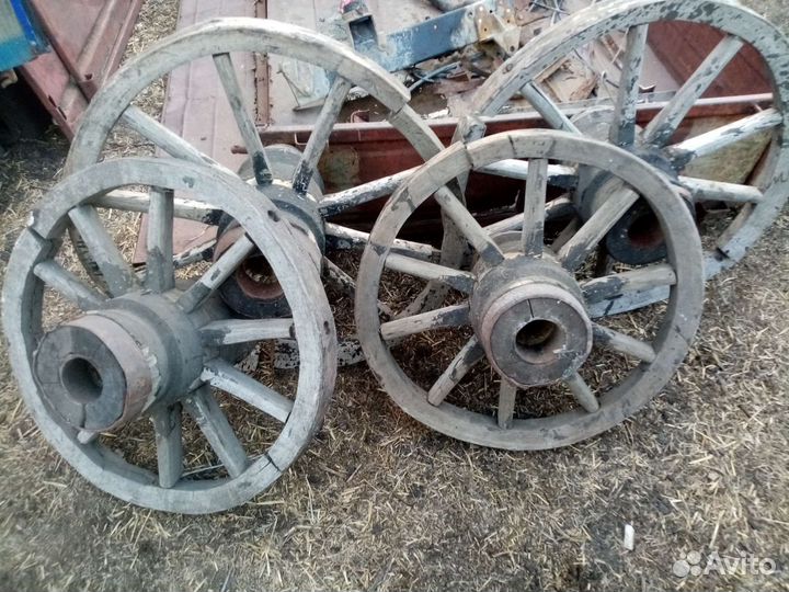 Колеса деревянные старинные