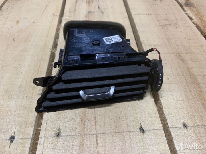 Дефлектор в торпеду правый Bmw 530D G30 LCI