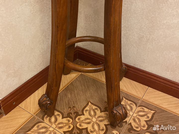 Поставка для цветов