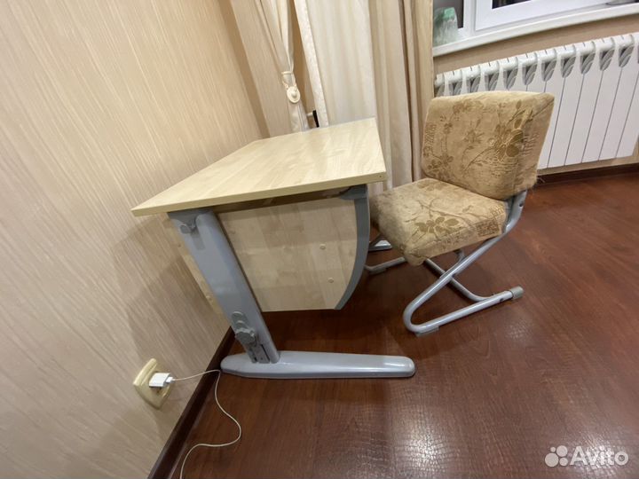 Растущая парта со стулом