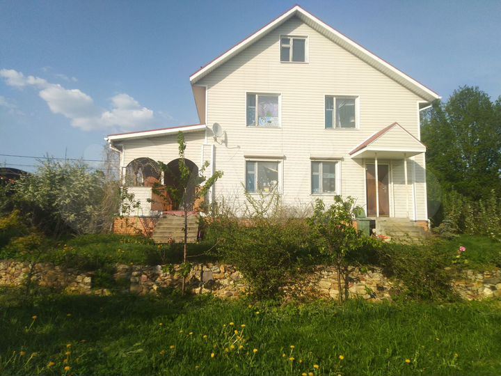 Дом 201 м² на участке 20 сот.