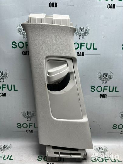 Обшивка центральной стойки салона левая Toyota