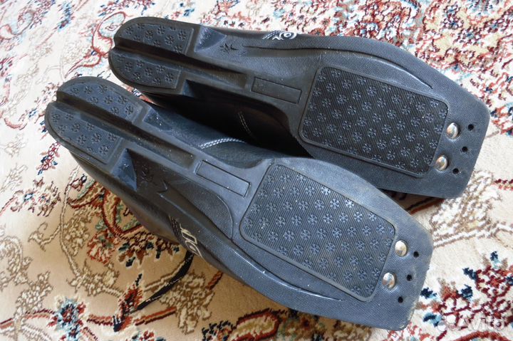 Лыжные ботинки 40