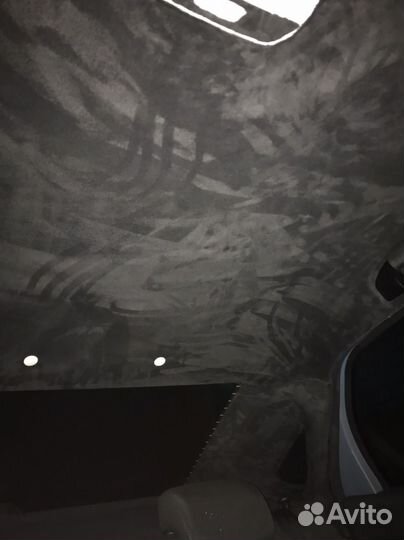 Черный потолок из влькантары веста полностью