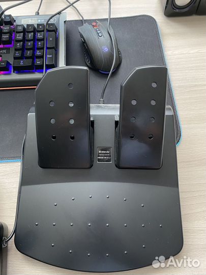 Игровой руль с педалями Defender forsage drift gt