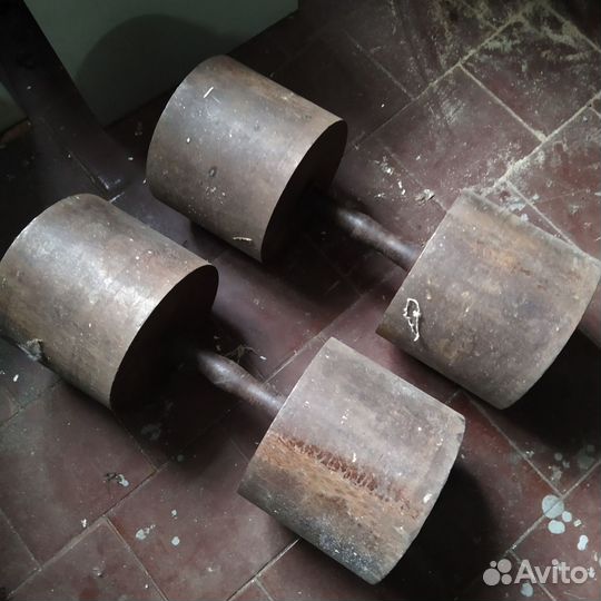 Набор гантелей