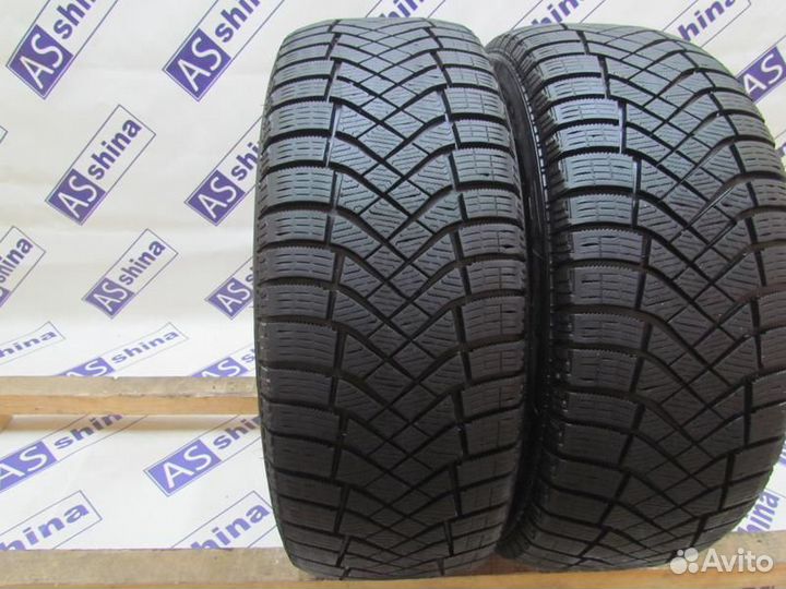 Pirelli Ice Zero FR 215/55 R16 92N