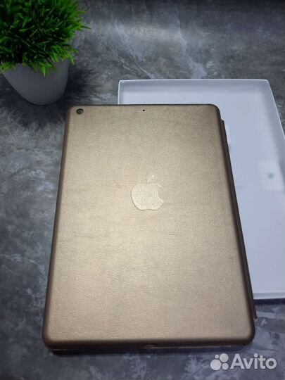 Чехол на iPad