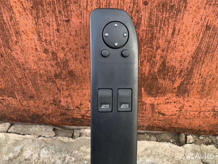 Ручка с кнопками 2эсп Ауди 80 б3/б4