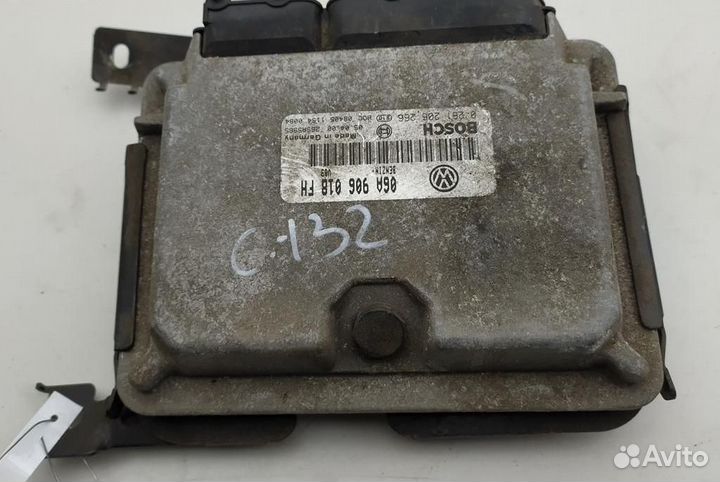 Блок управления двигателем Skoda Octavia