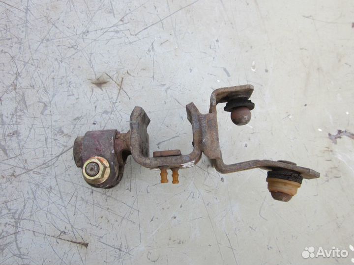 Кронштейн кулисы МКПП Volkswagen Golf 4