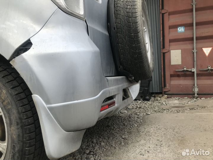 Задний бампер Toyota Rush