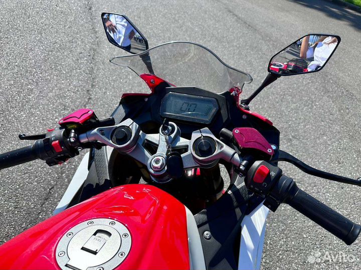 Электромотоцикл Yamaha R3