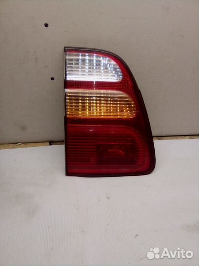 Фонарь внутренний левый Toyota Land Cruiser