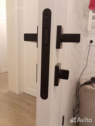 Двери белые межкомнатные