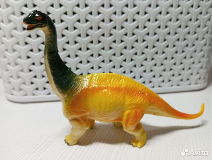 Динозавры игрушки
