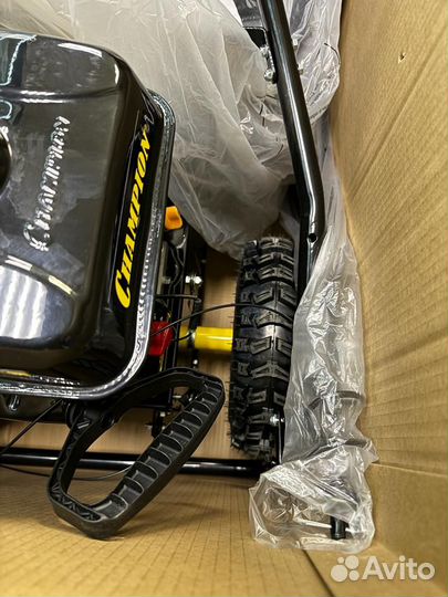 Снегоуборщик бензиновый champion ST656