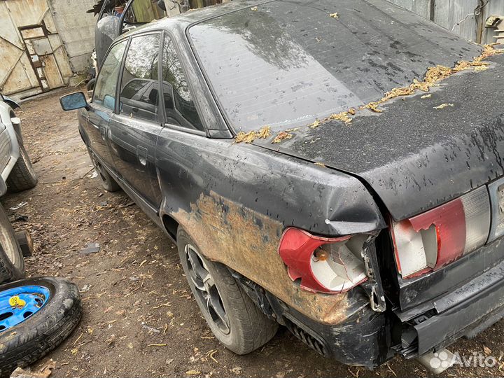 Audi 80 в4 двс 2,0 МКПП