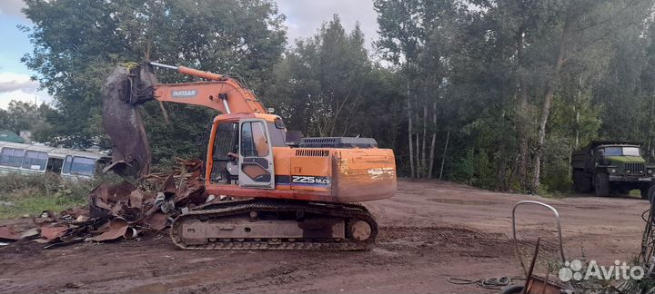 Услуги гусеничного экскаватора