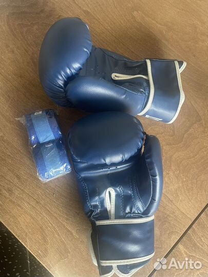 Боксерские перчатки