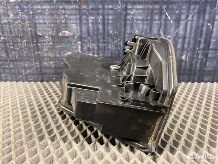 Замок двери задний правый Bmw X5 E70 N62 2007