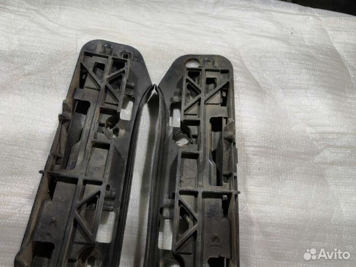 Крепление бампера переднее Volkswagen Touran 1