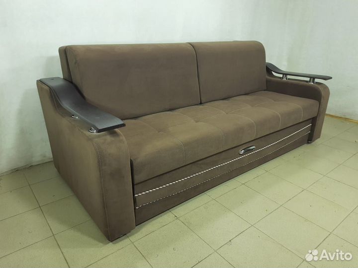 Диван на металокаркасе