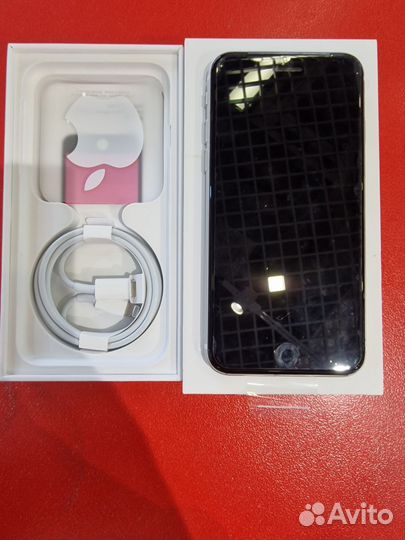 iPhone SE (2020), 64 ГБ