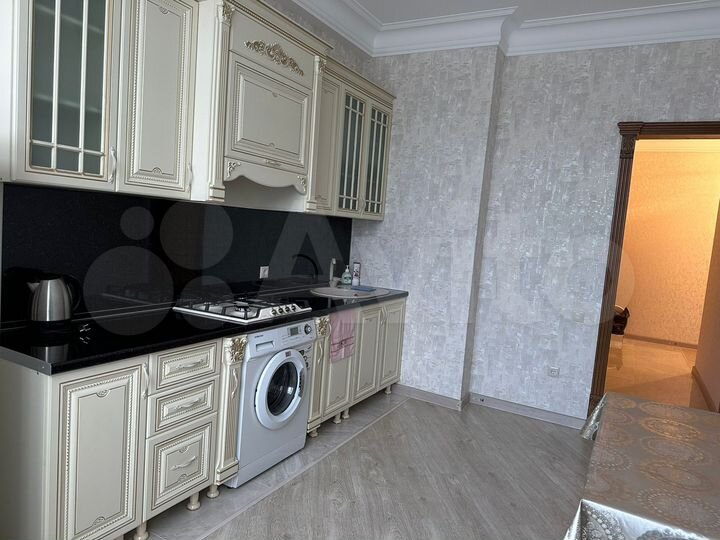 2-к. квартира, 90 м², 4/10 эт.