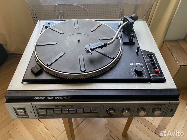 Проигрыватель винила Вега 109