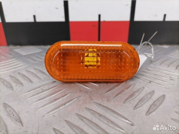 Повторитель передний левый Ford Fusion 2005