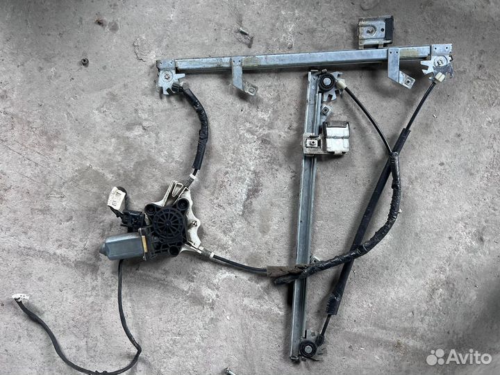 Стеклоподъемник передний левый Mercedes W463