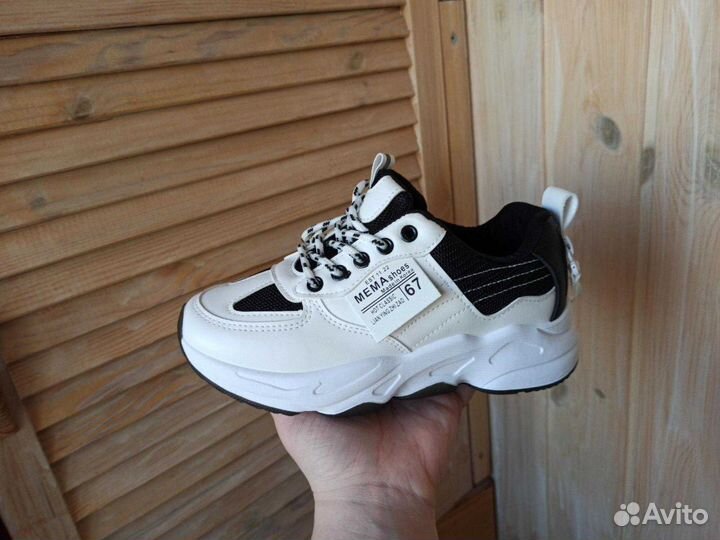 Новые кроссовки, 37 размер