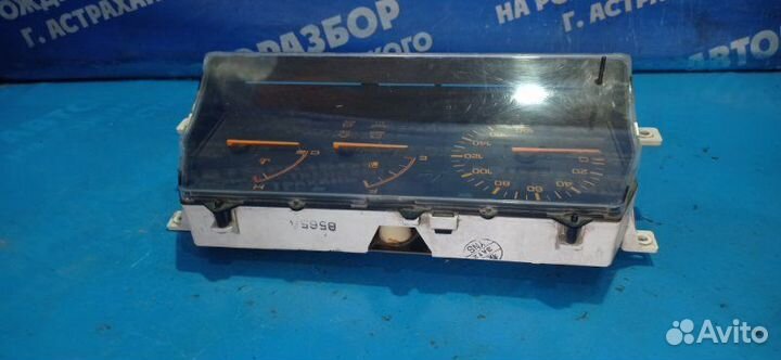 Панель приборов Mazda Familia седан FE 1986