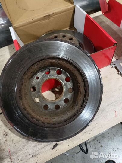 Диски передние+колодки Volkswagen Jetta 6