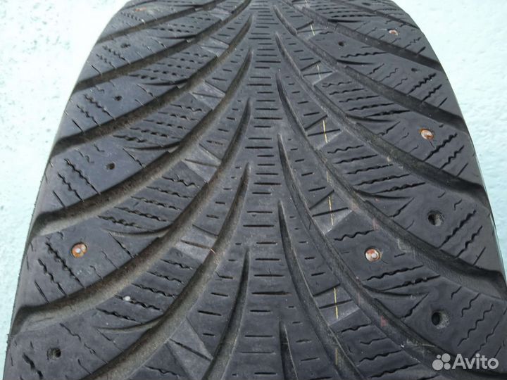 Goodyear UltraGrip Extreme 215/55 R17