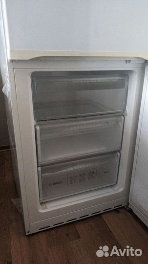 Холодильник bosch KGV39VW14R