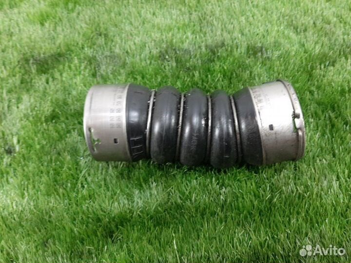 Патрубок интеркулера Bmw 5Er 530D F10 (Ф10)