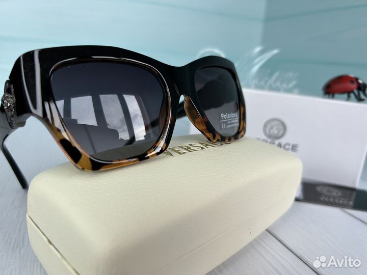 Солнцезащитные очки женские Versace новые