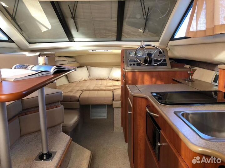 Яхта Bayliner 288 CB