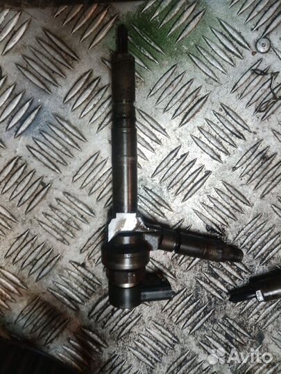 Форсунка Opel Astra H Z17DTH 2008