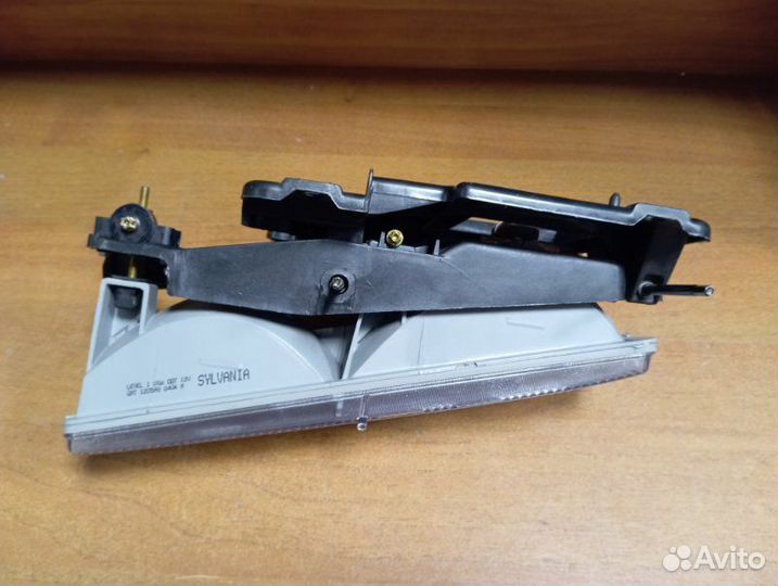 Фара передняя левая Chevrolet Suburban 1992-2006