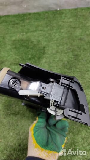 Дефлектор торпедо центральный Toyota Verso R2 2017