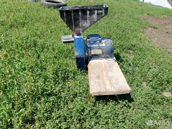 Зернодробилка