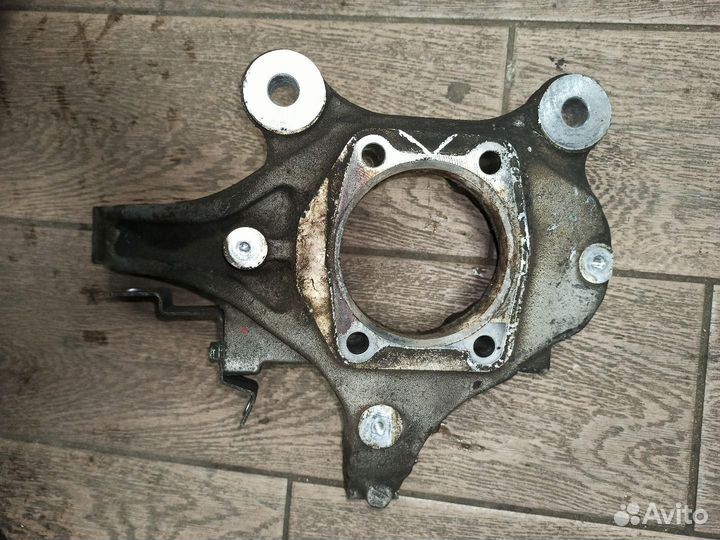 Кулак передний правый Dodge Grand caravan 5 2015