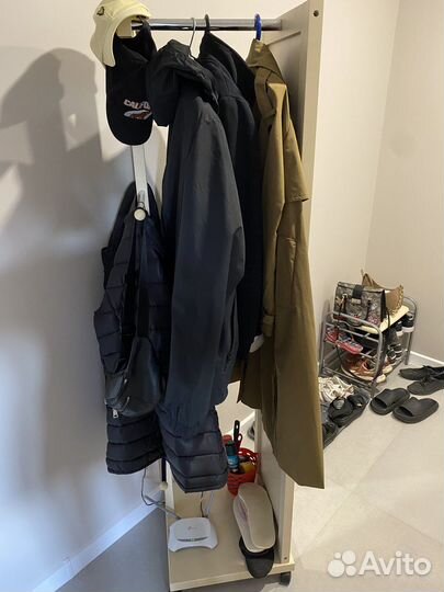 Зеркало напольное с вешалкой